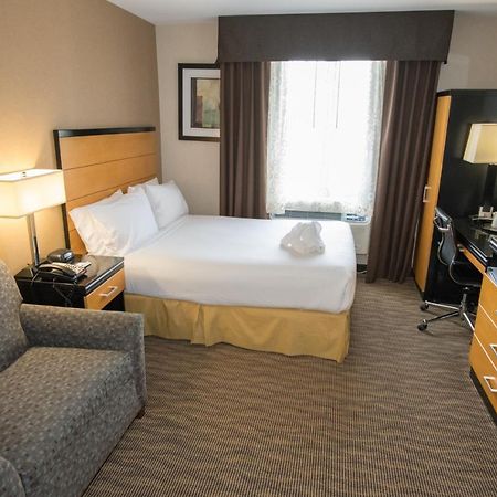 ניו יורק Holiday Inn Express Kennedy Airport, An Ihg Hotel מראה חיצוני תמונה