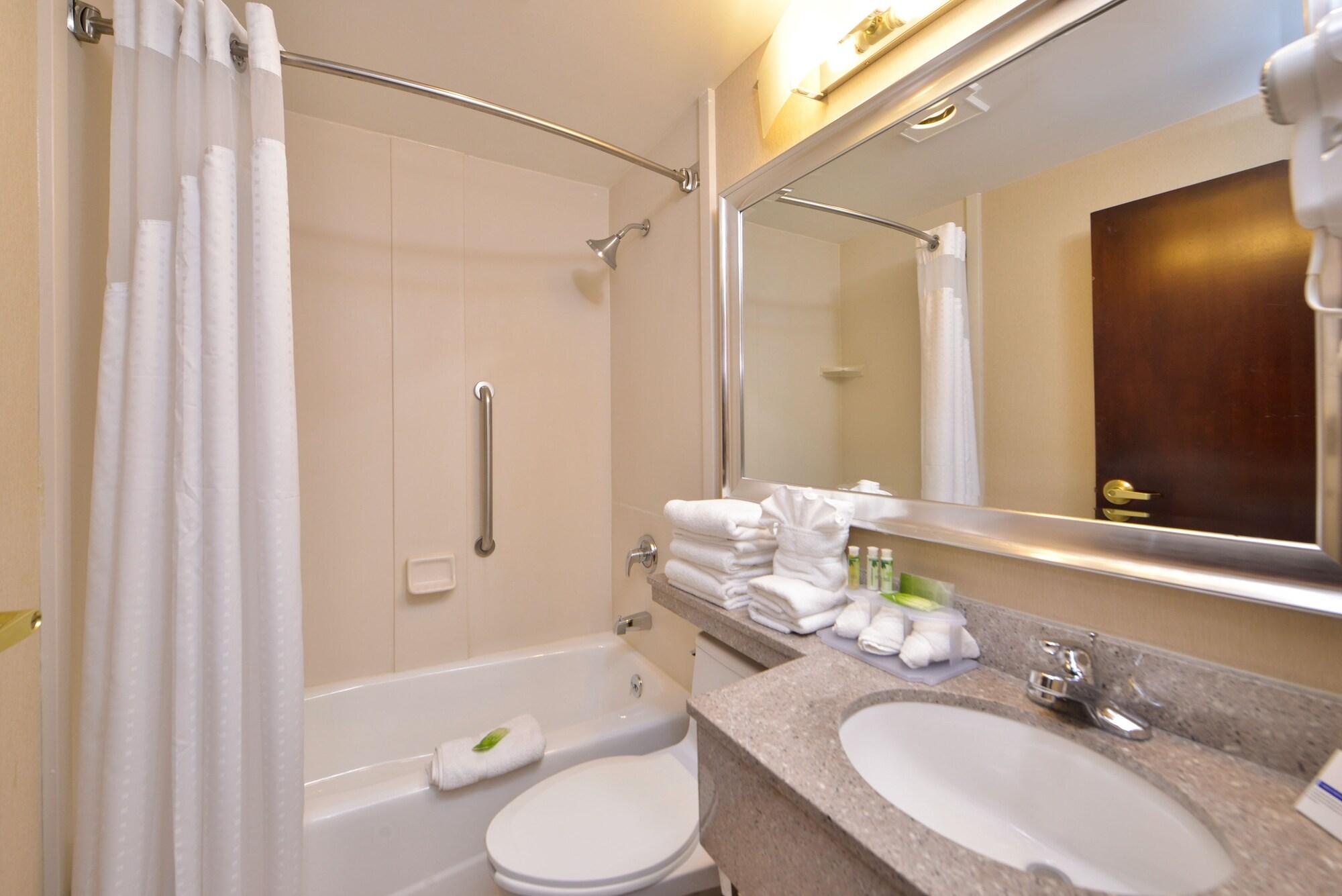 ניו יורק Holiday Inn Express Kennedy Airport, An Ihg Hotel מראה חיצוני תמונה