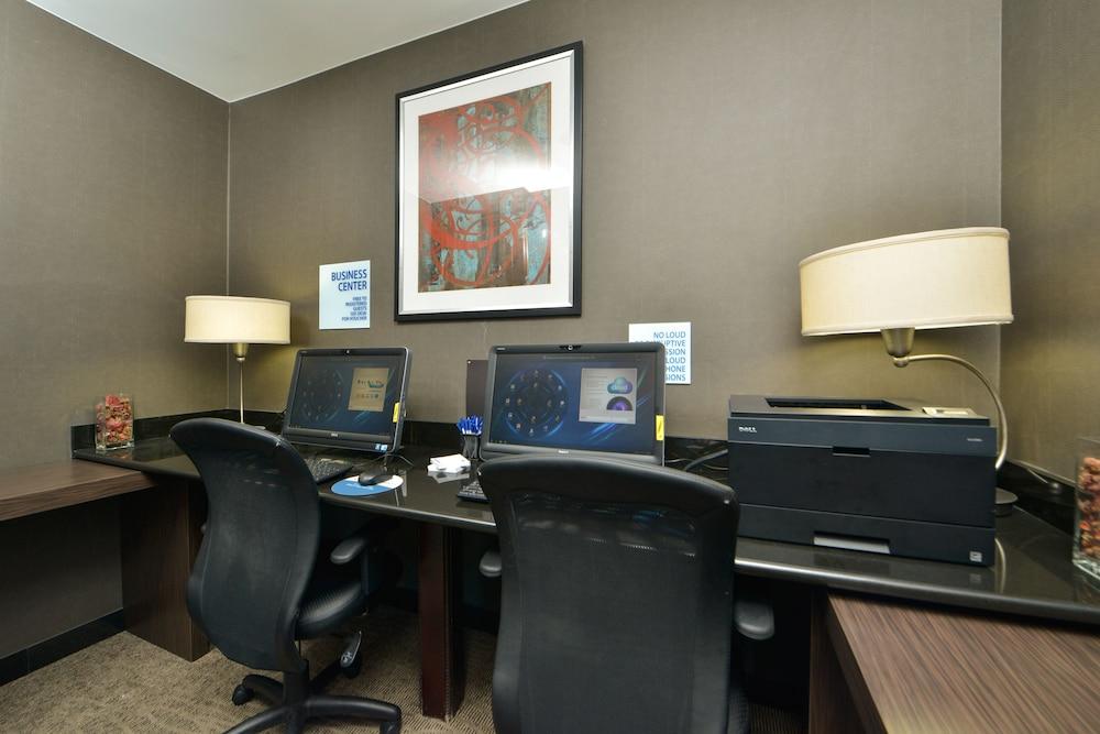 ניו יורק Holiday Inn Express Kennedy Airport, An Ihg Hotel מראה חיצוני תמונה