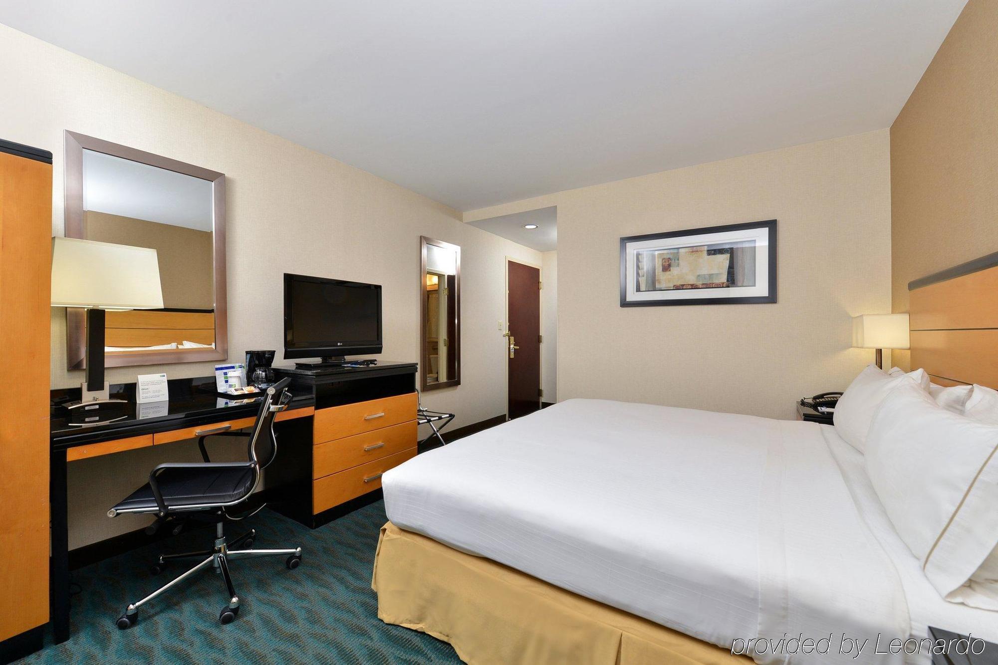 ניו יורק Holiday Inn Express Kennedy Airport, An Ihg Hotel מראה חיצוני תמונה